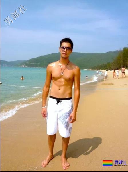 《圈套》比《上瘾》还火？“胡子爸爸”早年写真才是宝藏 - 51虹马