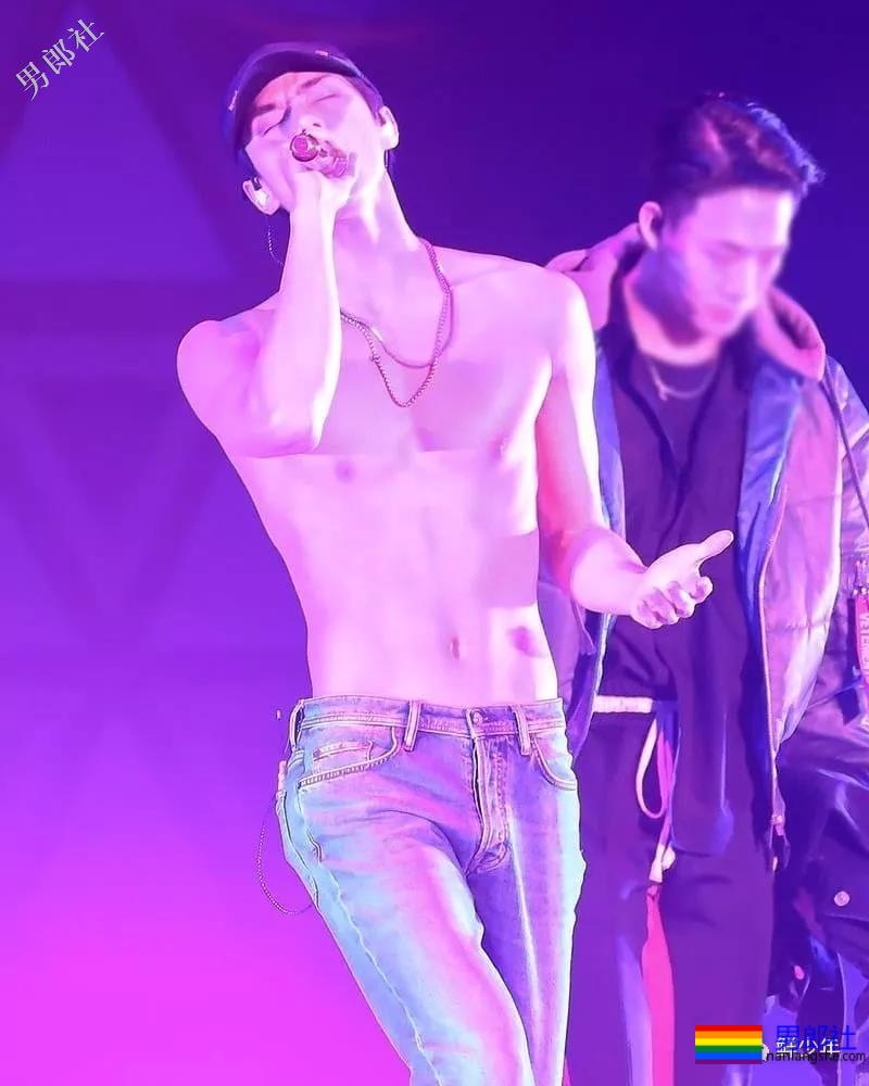 电脑G盘里的吴世勋写真集 - 51虹马