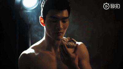 筋肉小狼狗XO空少教练多人在线！-51虹马