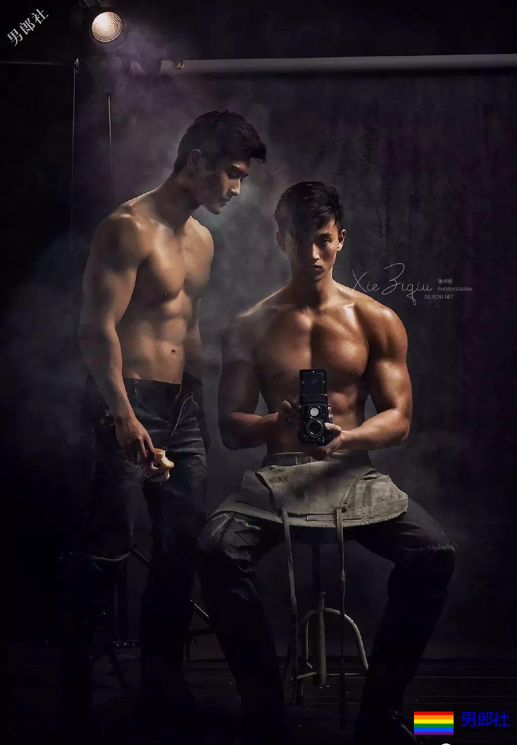 筋肉小狼狗XO空少教练多人在线！ - 51虹马