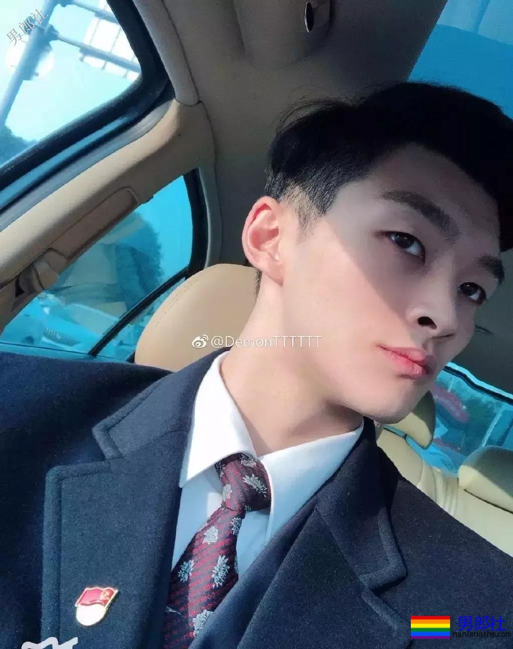 筋肉小狼狗XO空少教练多人在线！ - 51虹马