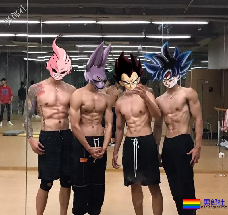 热综小狼狗8块腹肌嘎崩脆，这些宝藏男孩绝对让你心动！ - 51虹马