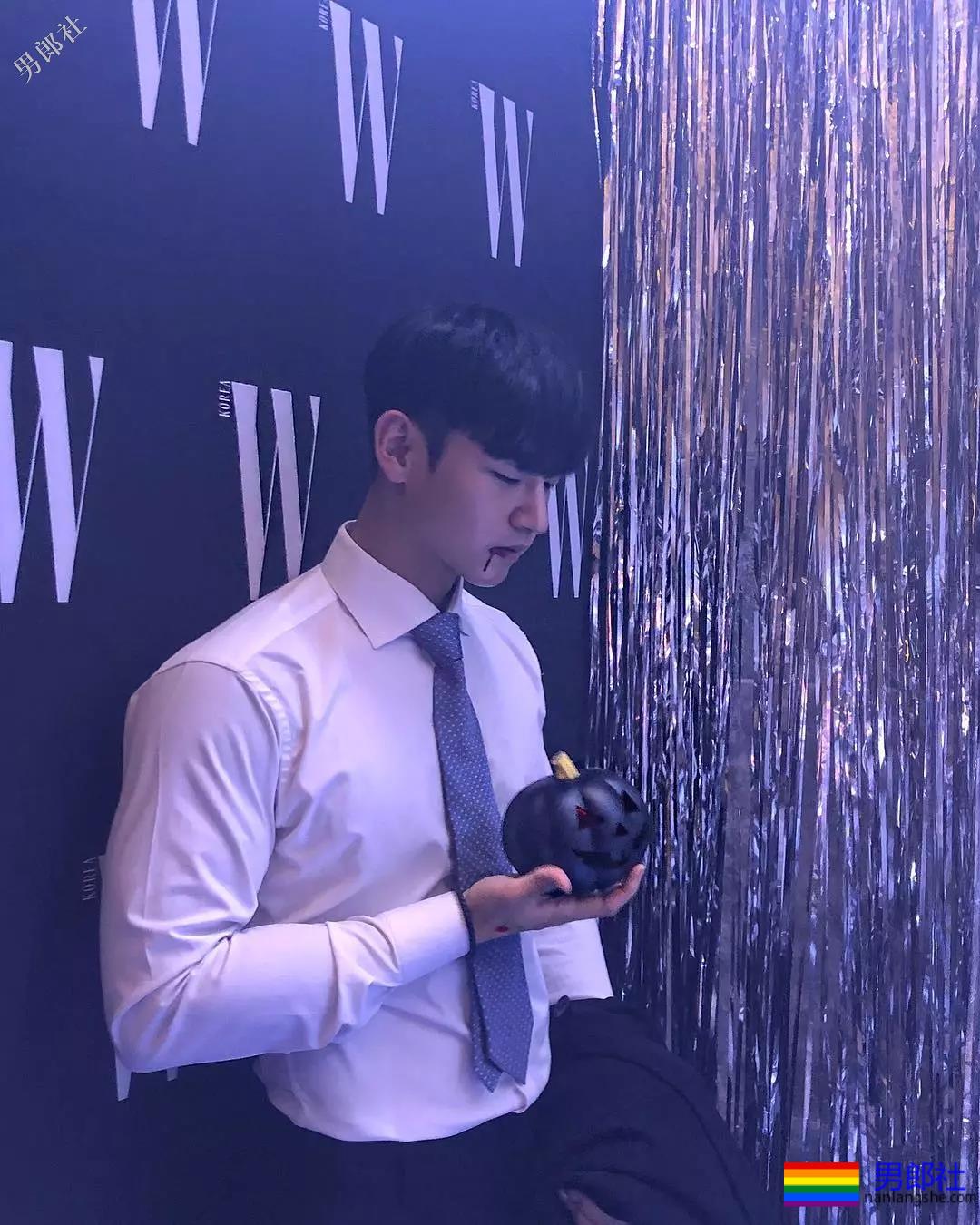 筋肉小狼狗泳裤名媛,大胸翘臀还很显big~ - 51虹马 筋肉小狼狗泳裤名媛,大胸翘臀还很显big~ - 51虹马