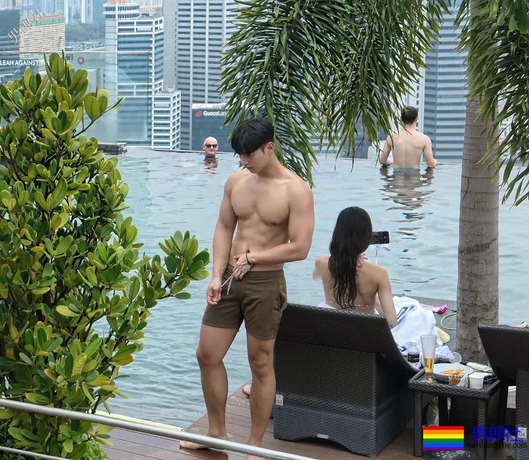 筋肉小狼狗泳裤名媛,大胸翘臀还很显big~ - 51虹马 筋肉小狼狗泳裤名媛,大胸翘臀还很显big~ - 51虹马