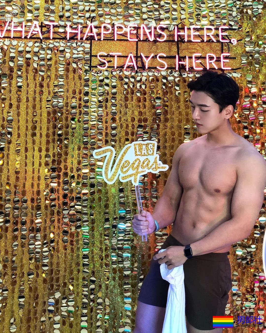 筋肉小狼狗泳裤名媛,大胸翘臀还很显big~ - 51虹马 筋肉小狼狗泳裤名媛,大胸翘臀还很显big~ - 51虹马