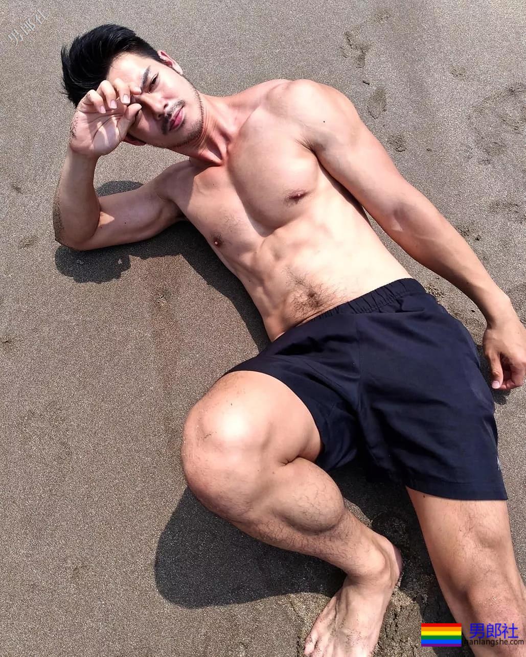 电眼男模萧郁轩硬照一览 - 51虹马