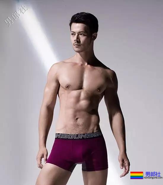 电眼男模萧郁轩硬照一览 - 51虹马