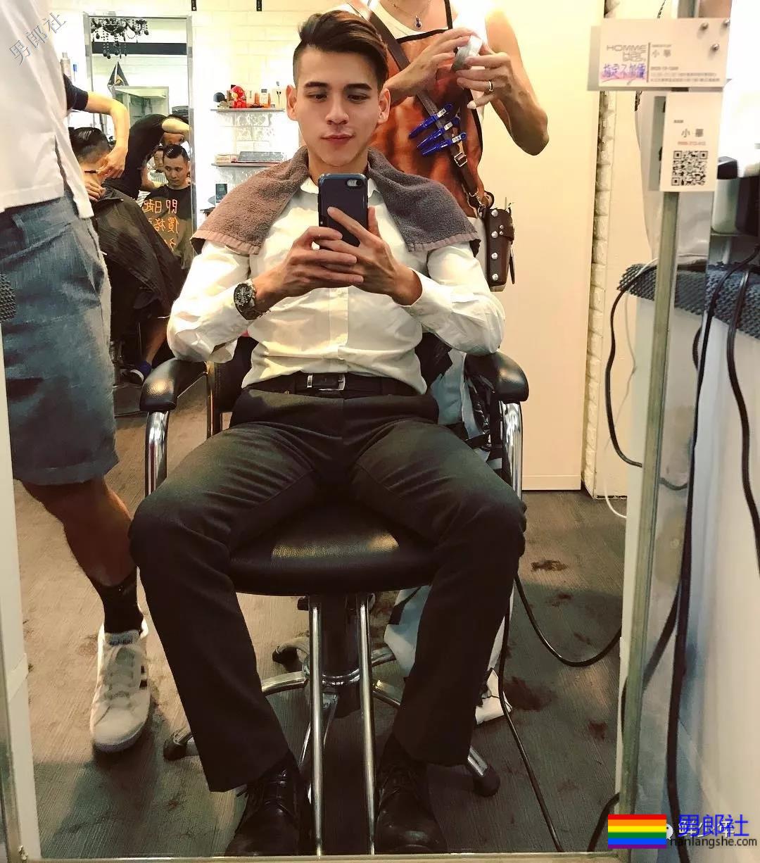 西装紧身裤小哥哥，竟然勒出了轮廓？ - 51虹马