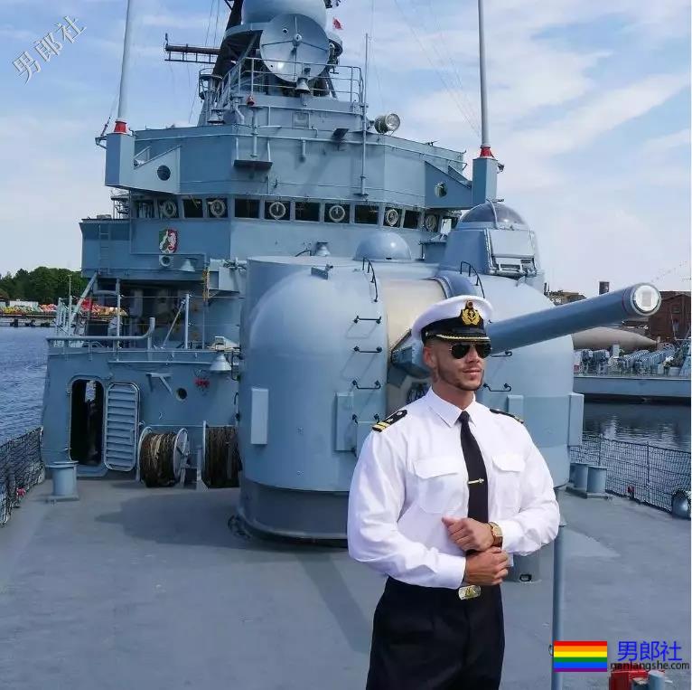 气质算什么？这位德国肌肉船长的身材，承包了你的鼻血，快把人掰弯了！ - 51虹马