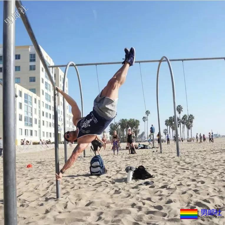 气质算什么？这位德国肌肉船长的身材，承包了你的鼻血，快把人掰弯了！ - 51虹马