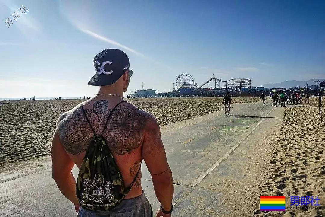 气质算什么？这位德国肌肉船长的身材，承包了你的鼻血，快把人掰弯了！ - 51虹马