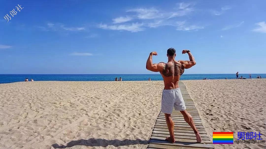 气质算什么？这位德国肌肉船长的身材，承包了你的鼻血，快把人掰弯了！ - 51虹马