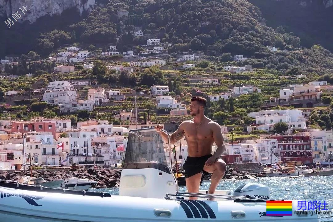 气质算什么？这位德国肌肉船长的身材，承包了你的鼻血，快把人掰弯了！ - 51虹马