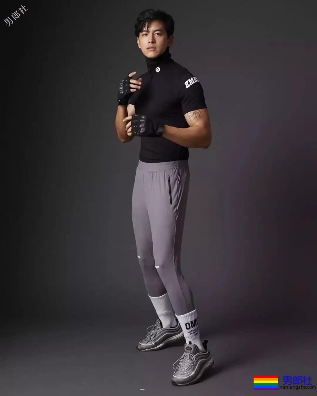 大长肌体育生小狼狗，这声老攻我先替你们叫了！ - 51虹马