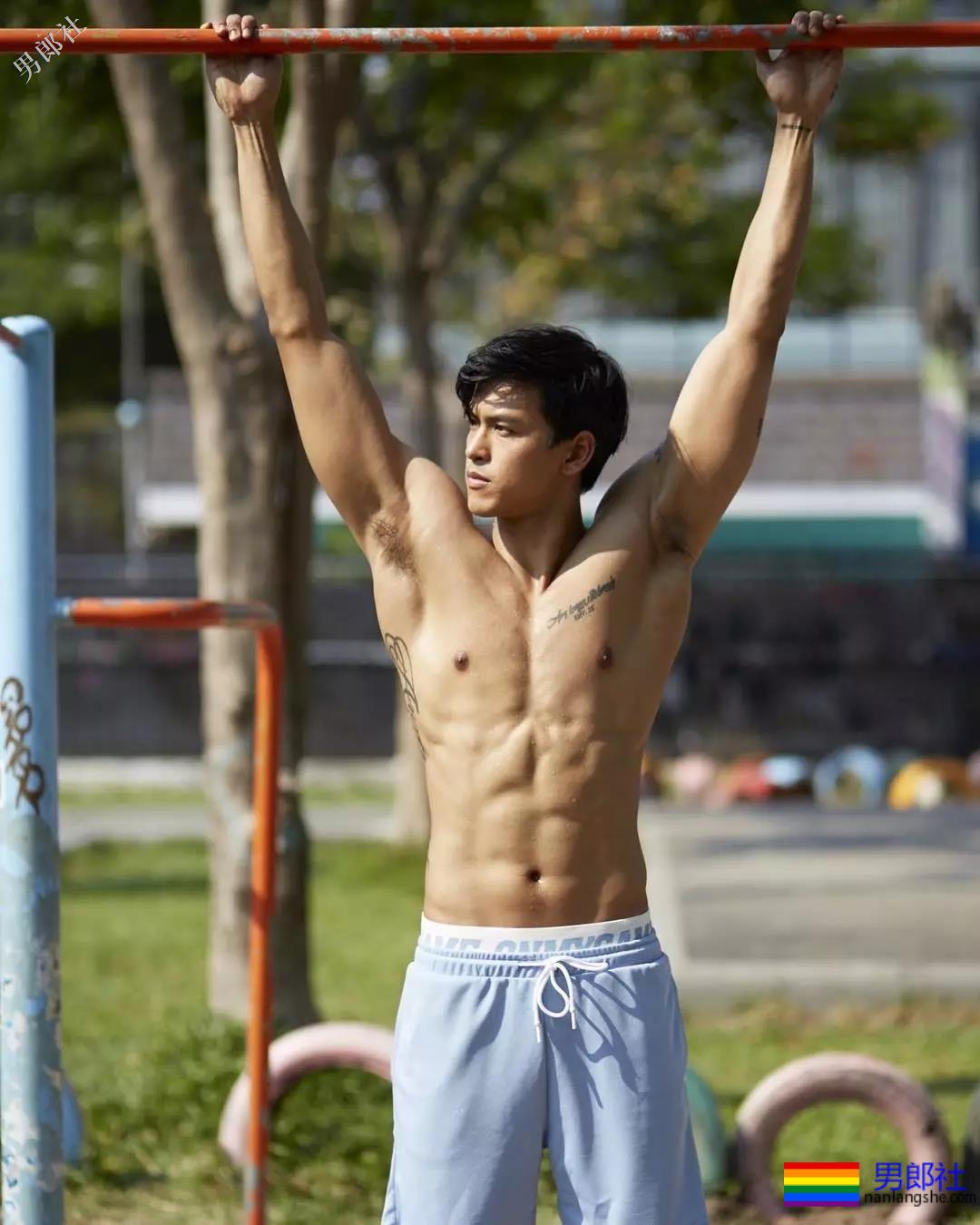 大长肌体育生小狼狗，这声老攻我先替你们叫了！ - 51虹马