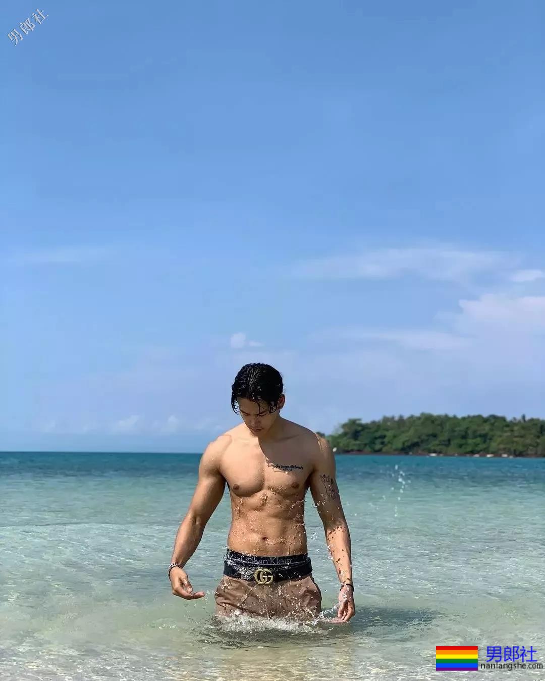 大长肌体育生小狼狗，这声老攻我先替你们叫了！ - 51虹马