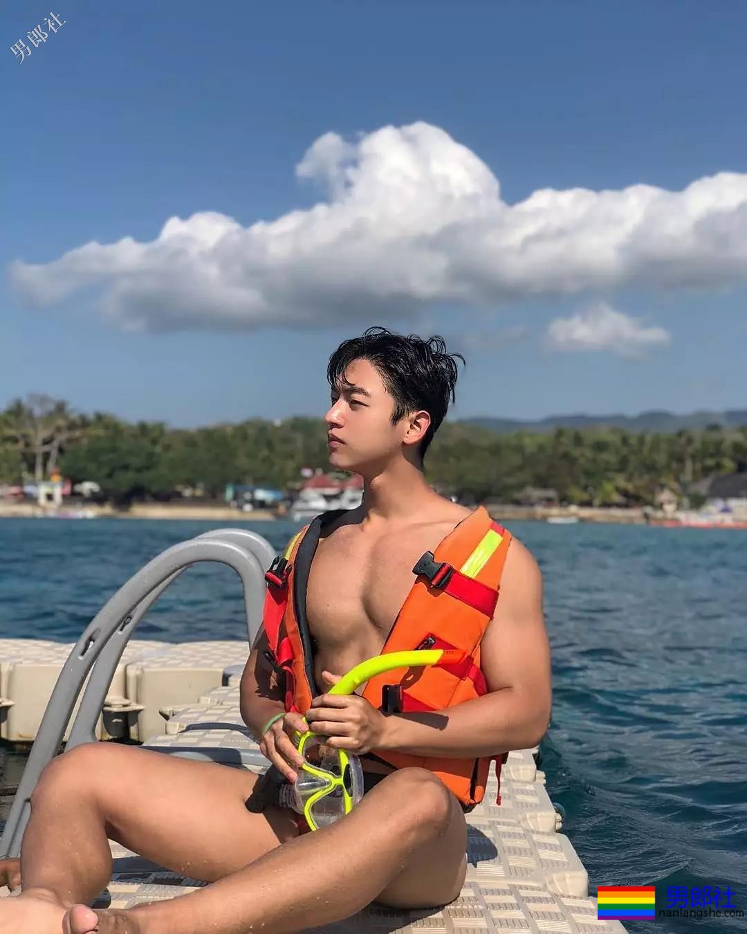 我的私人教练是个0，勤快的在健身房干起来了。 - 51虹马