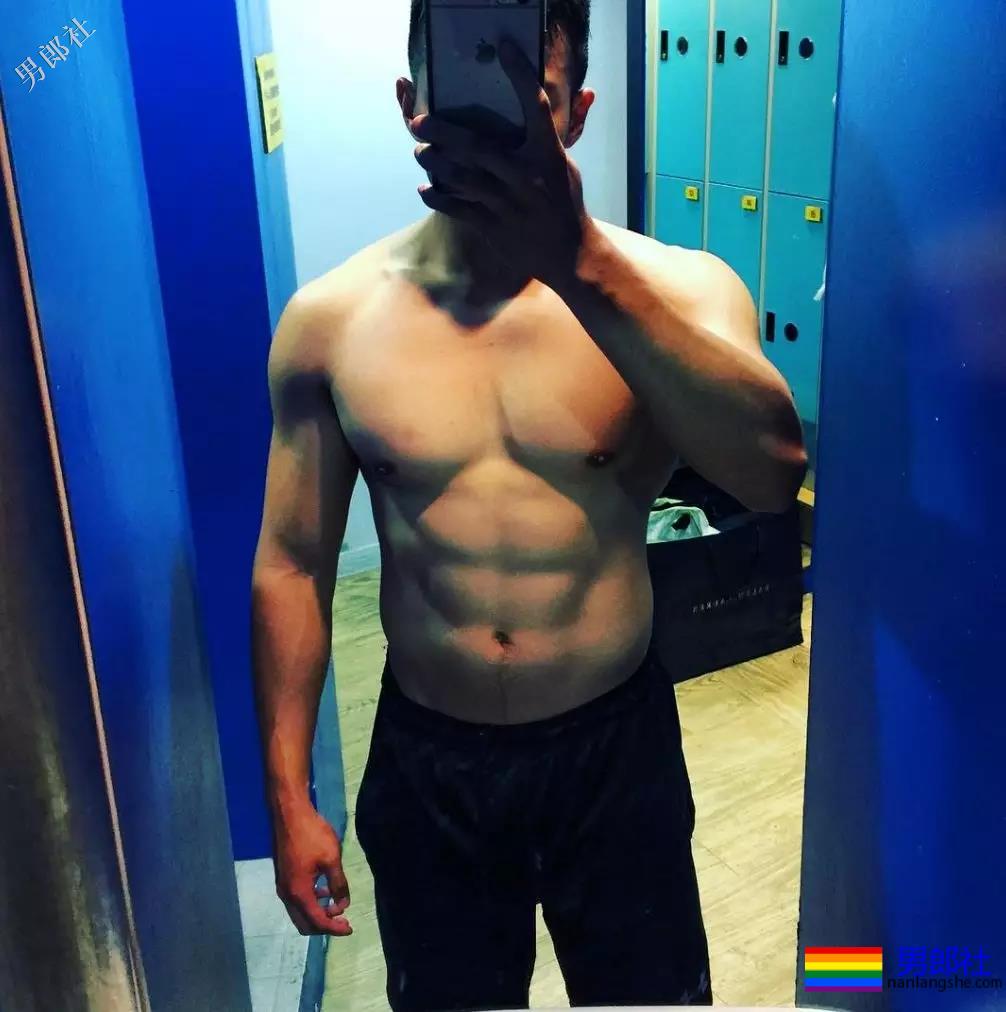 新晋医生天菜拍正装竟然会撑爆内裤! - 51虹马