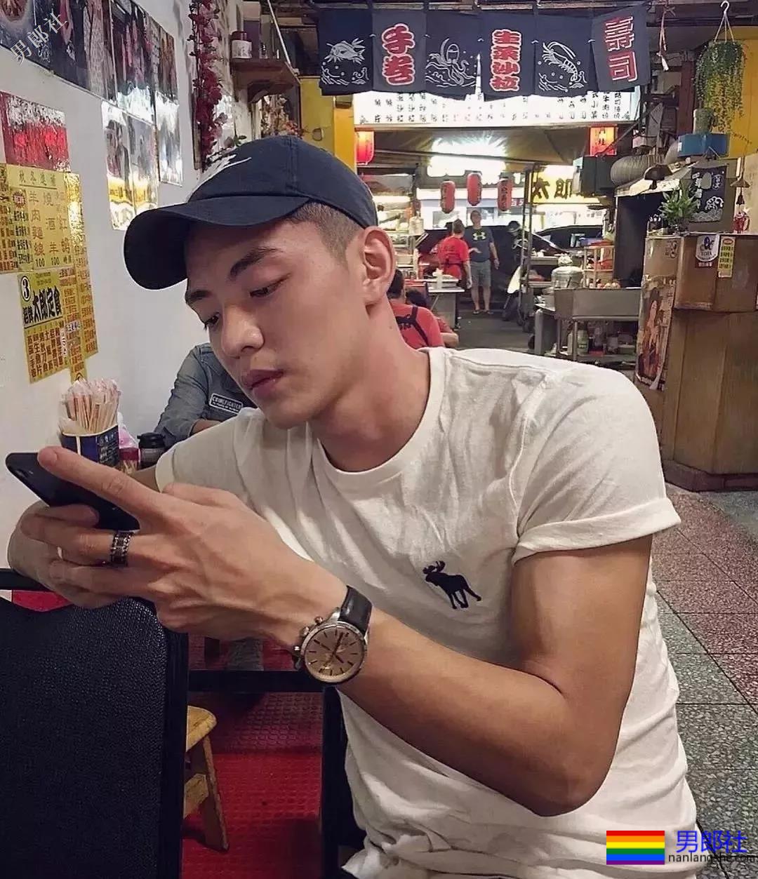 筋肉小奶狗！露天拍片很大z！ - 51虹马