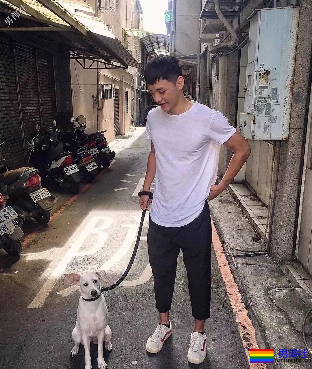 筋肉小奶狗！露天拍片很大z！ - 51虹马