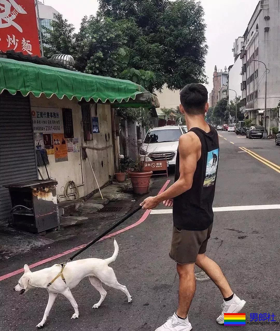 筋肉小奶狗！露天拍片很大z！ - 51虹马