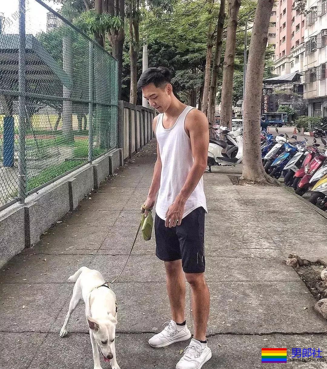 筋肉小奶狗！露天拍片很大z！ - 51虹马