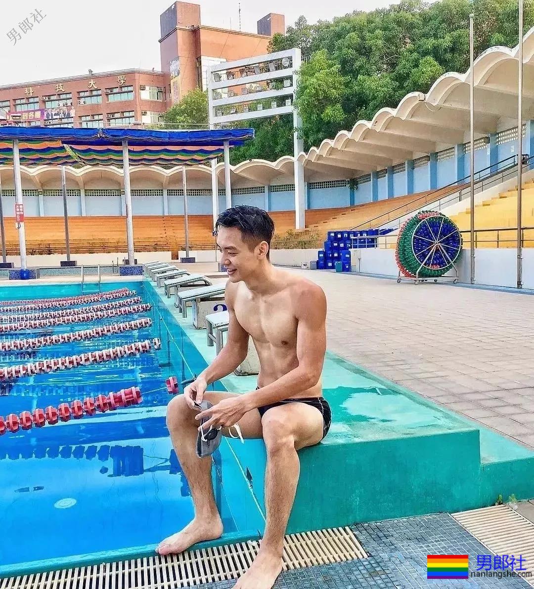 筋肉小奶狗！露天拍片很大z！ - 51虹马