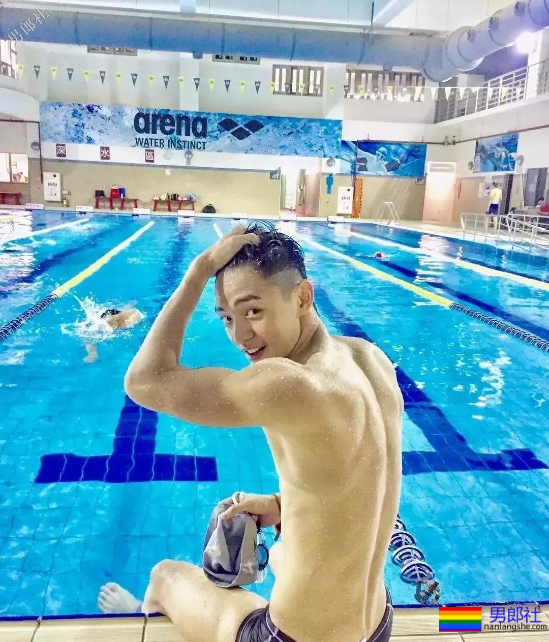 筋肉小奶狗！露天拍片很大z！ - 51虹马