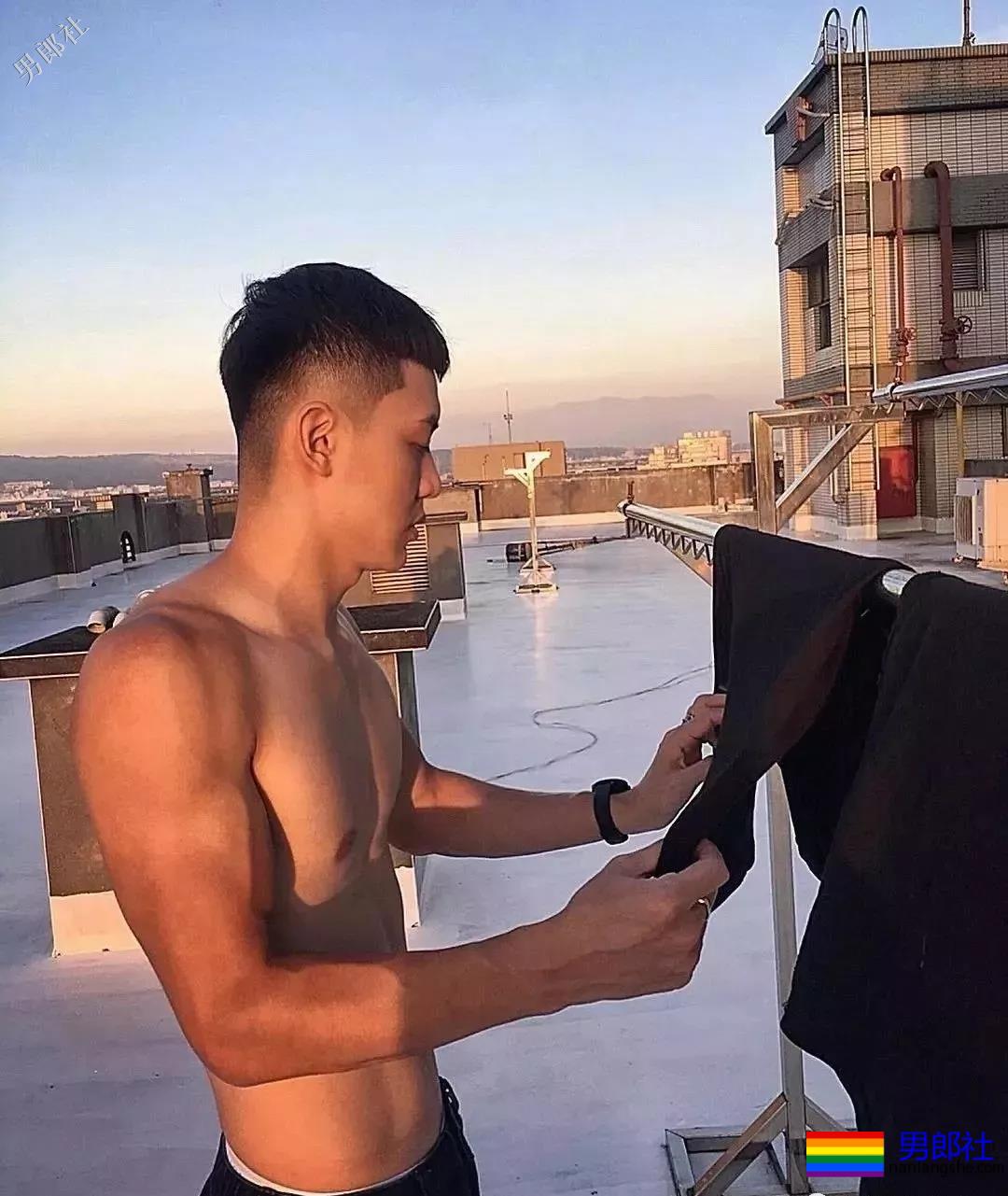 筋肉小奶狗！露天拍片很大z！ - 51虹马