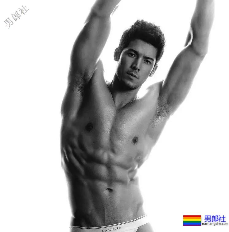 男模被批修图过猛？真相是那里歪了……-51虹马