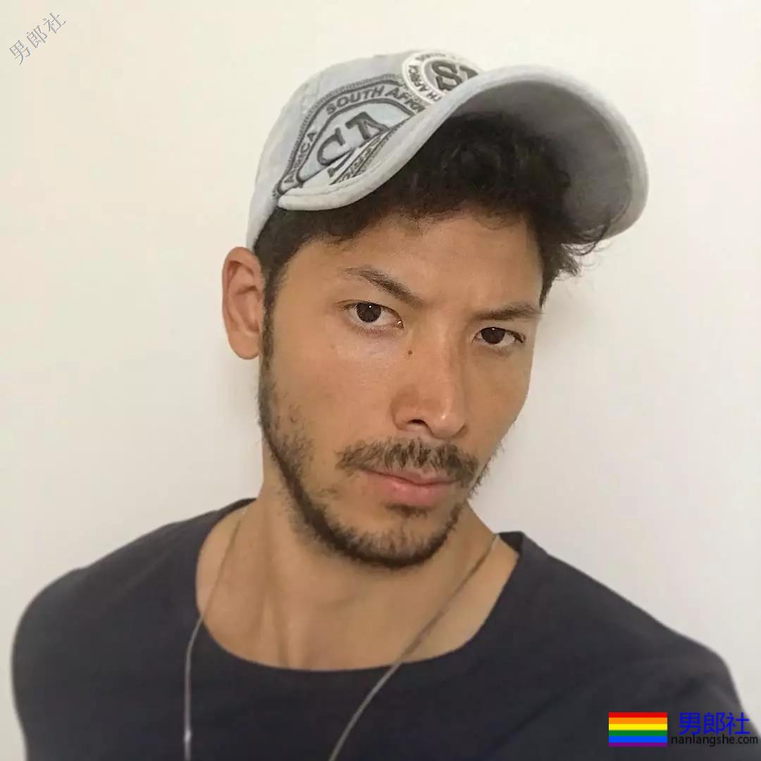 男模被批修图过猛？真相是那里歪了…… - 51虹马