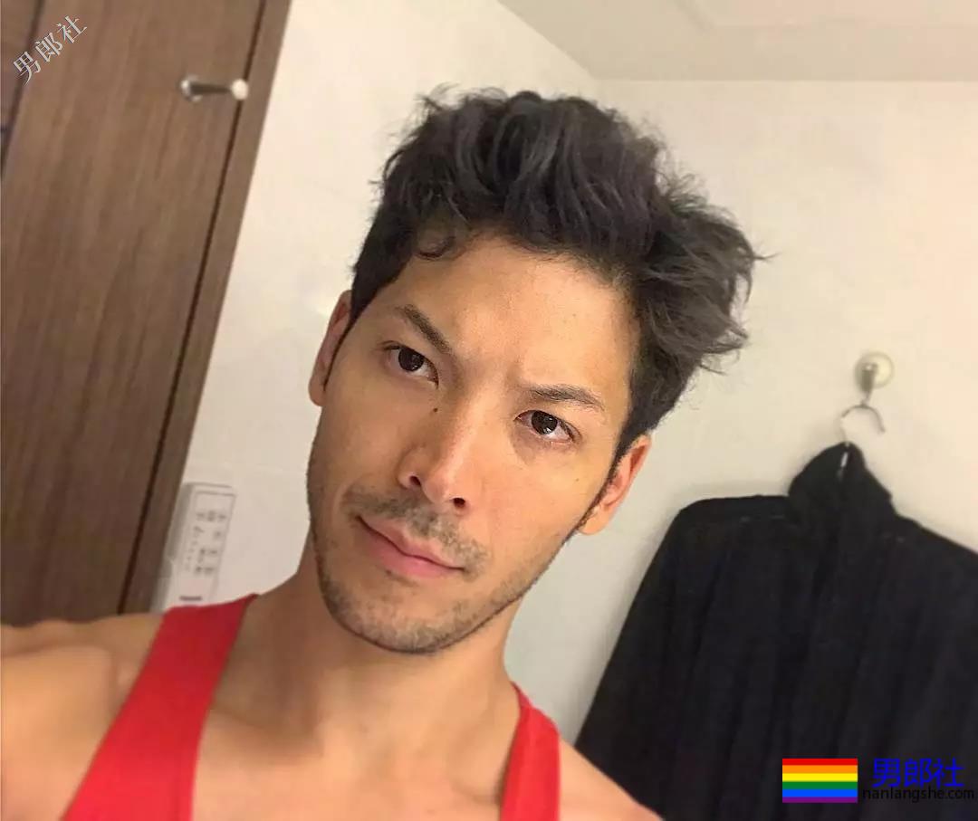 男模被批修图过猛？真相是那里歪了…… - 51虹马