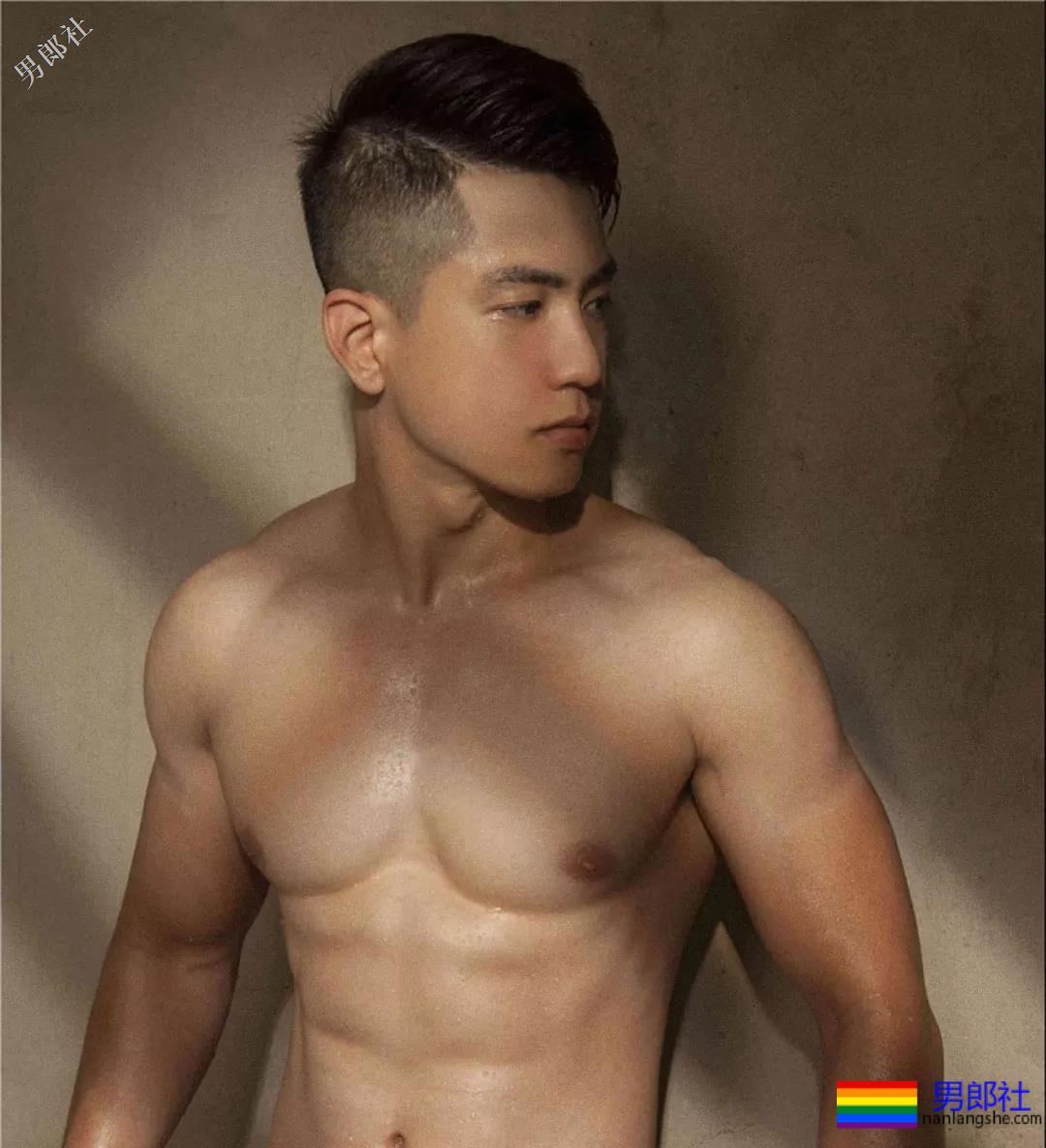 男模被批修图过猛？真相是那里歪了…… - 51虹马