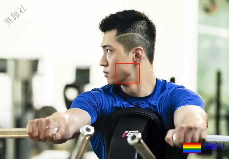 男模被批修图过猛？真相是那里歪了…… - 51虹马