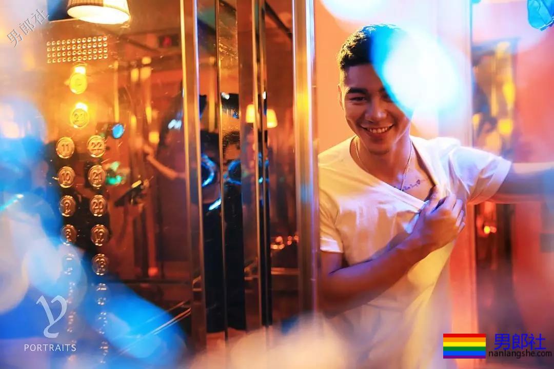 男模被批修图过猛?真相是那里歪了…… - 51虹马 男模被批修图过猛?真相是那里歪了…… - 51虹马