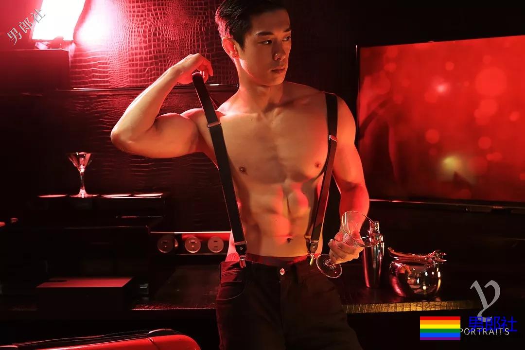 男模被批修图过猛?真相是那里歪了…… - 51虹马 男模被批修图过猛?真相是那里歪了…… - 51虹马