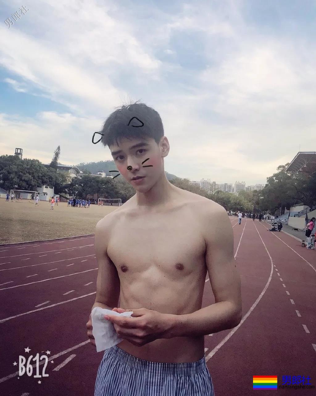 胡一天林一的结合体，与195腱子肉男模CP发糖，期待小妖精洗澡吗？ - 51虹马