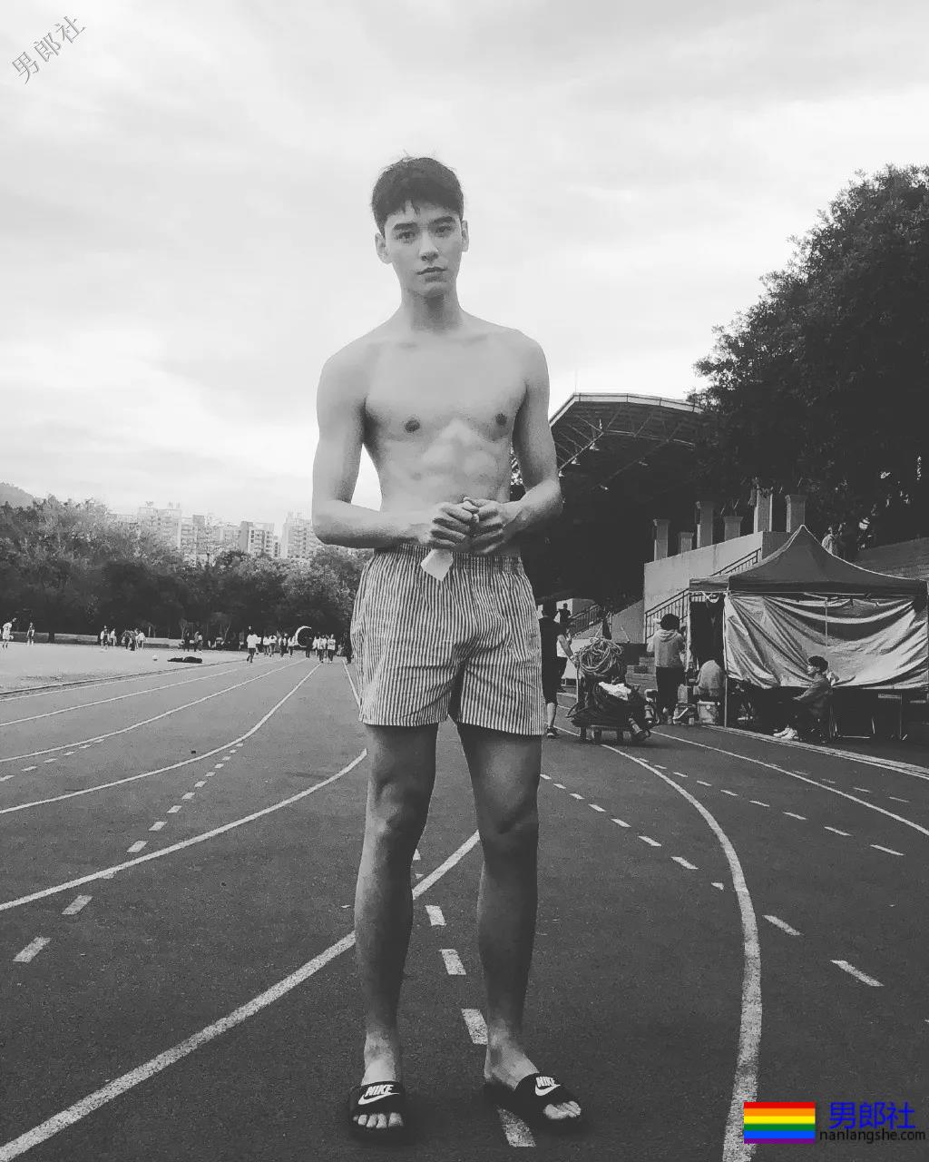 胡一天林一的结合体，与195腱子肉男模CP发糖，期待小妖精洗澡吗？ - 51虹马