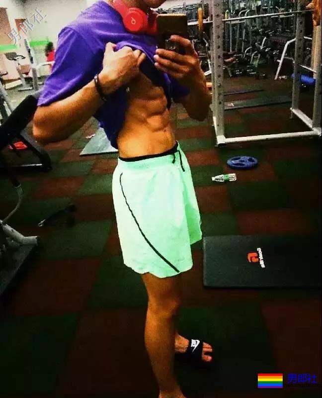 偷了男神室友的内裤，这酸爽的.... - 51虹马