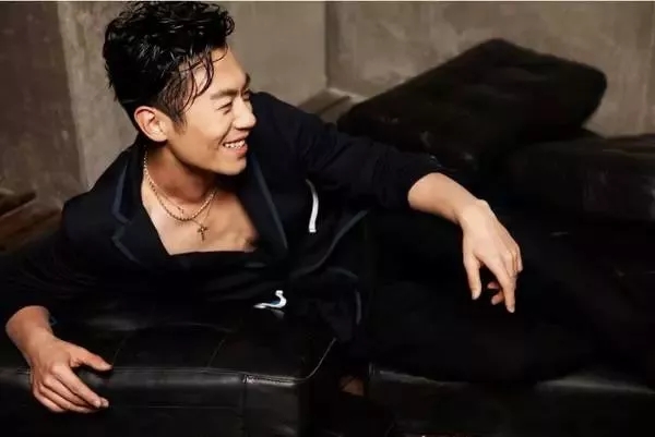 吻过陈晓黄轩的爷们硬汉，宇宙总攻荷尔蒙男神，A爆了！ - 51虹马