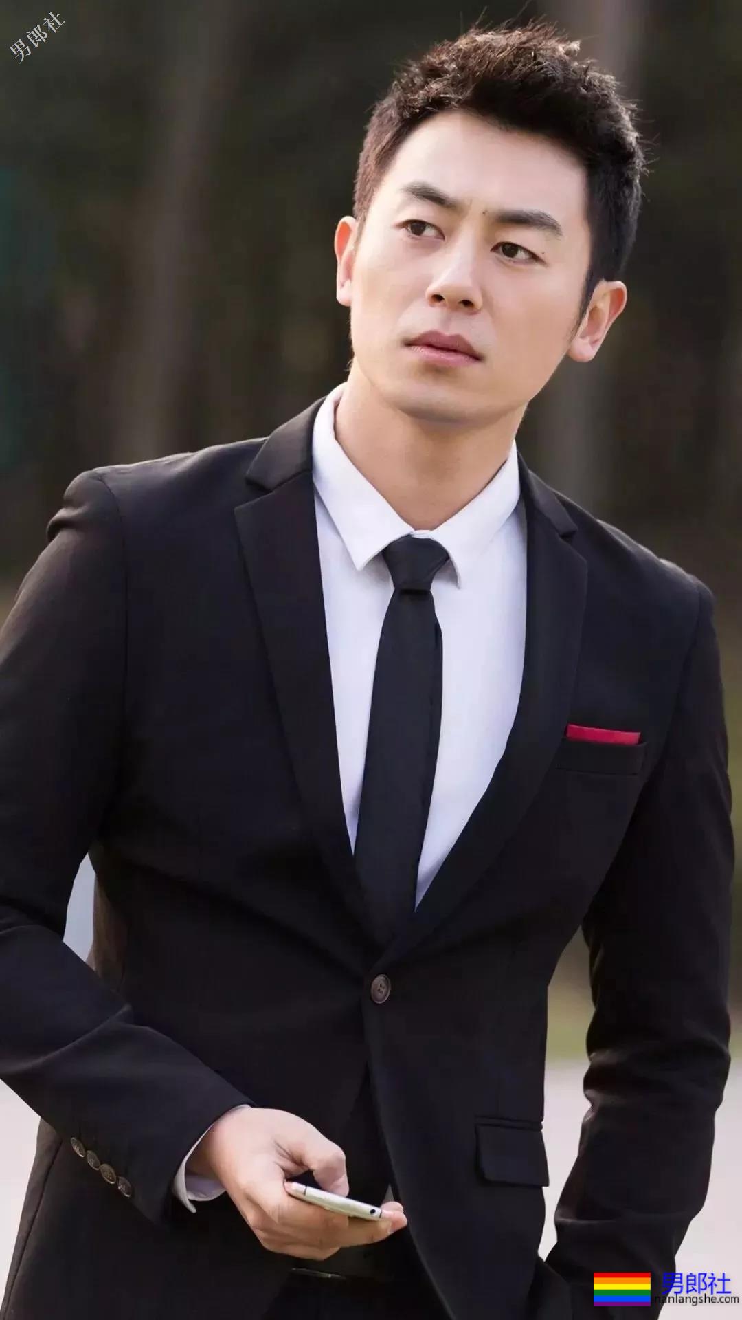 吻过陈晓黄轩的爷们硬汉，宇宙总攻荷尔蒙男神，A爆了！ - 51虹马