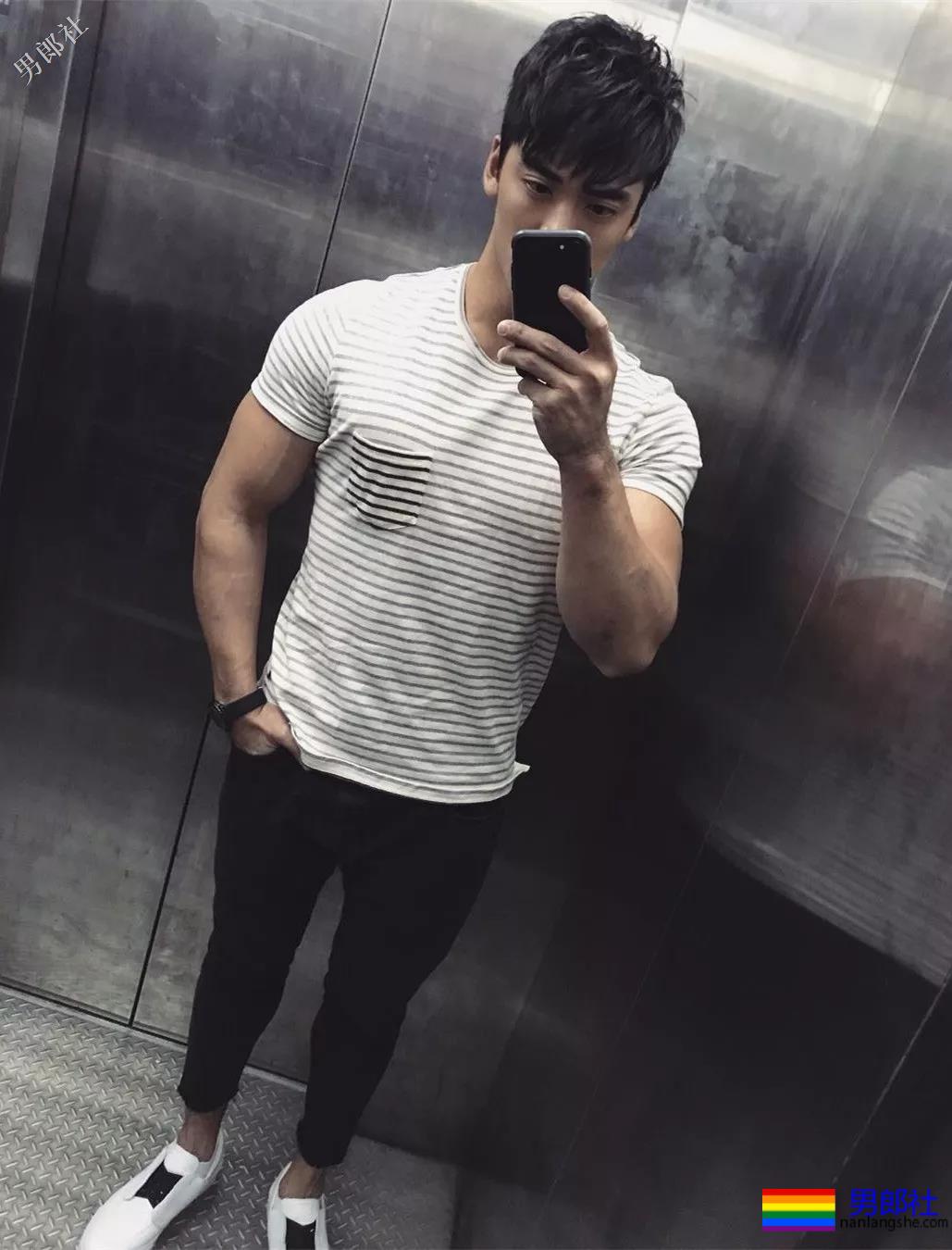 36D黝黑腱子肉直男，这身阳刚荷尔蒙我先『盘』为敬！ - 51虹马