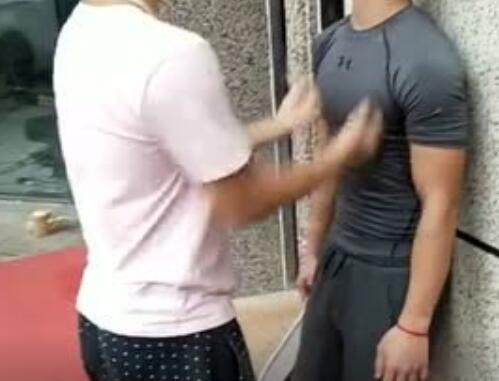 据说打胸可以练肌肉？我也想帮别人练！-51虹马