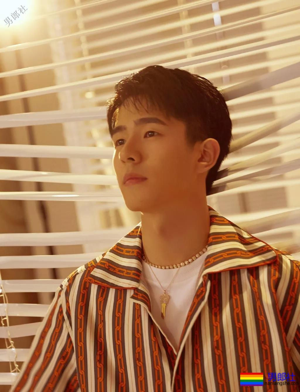 刘昊然新剧解锁新造型，豪华阵容中竟有这么多高颜好肉的小鲜肉！ - 51虹马