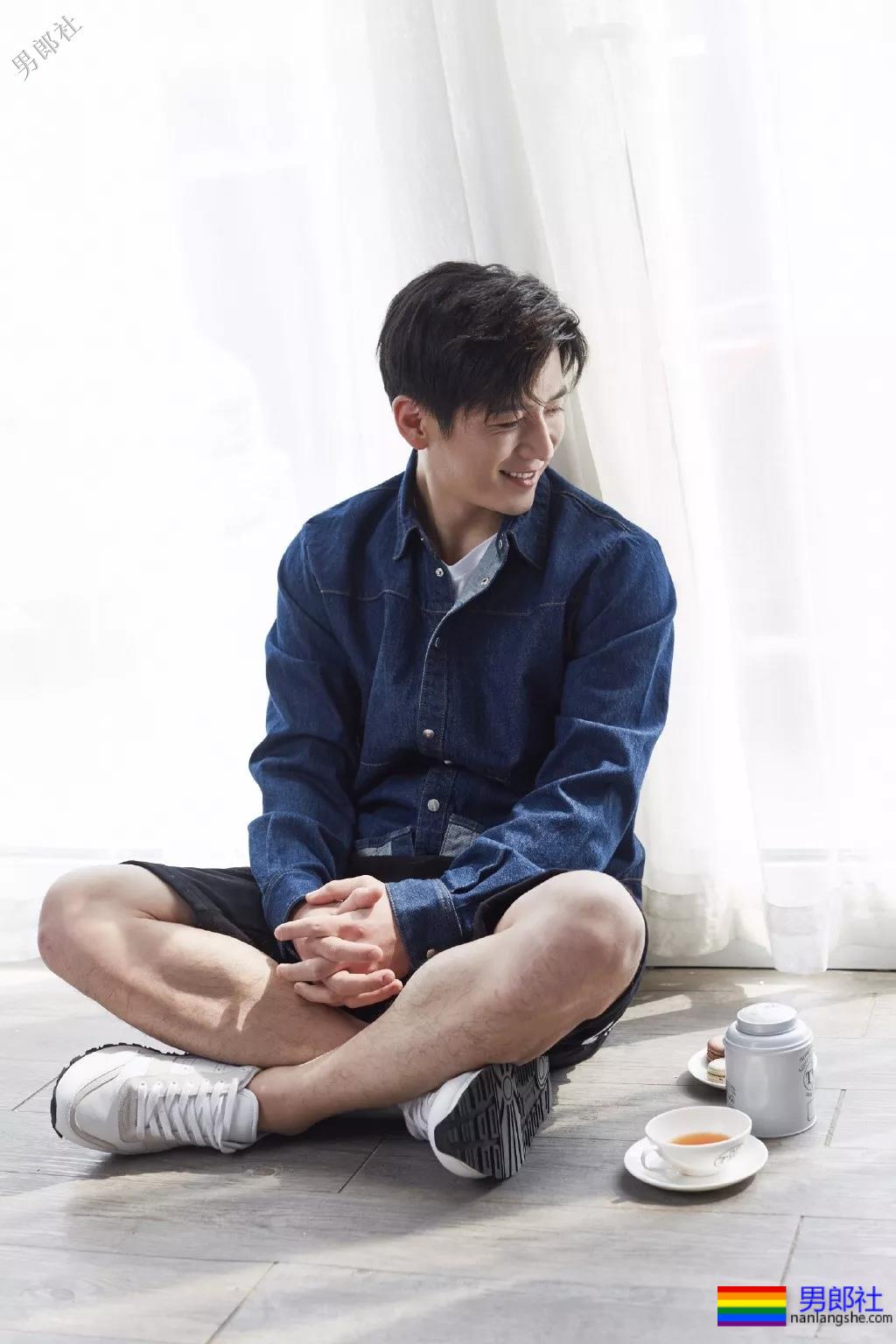 刘昊然新剧解锁新造型，豪华阵容中竟有这么多高颜好肉的小鲜肉！ - 51虹马