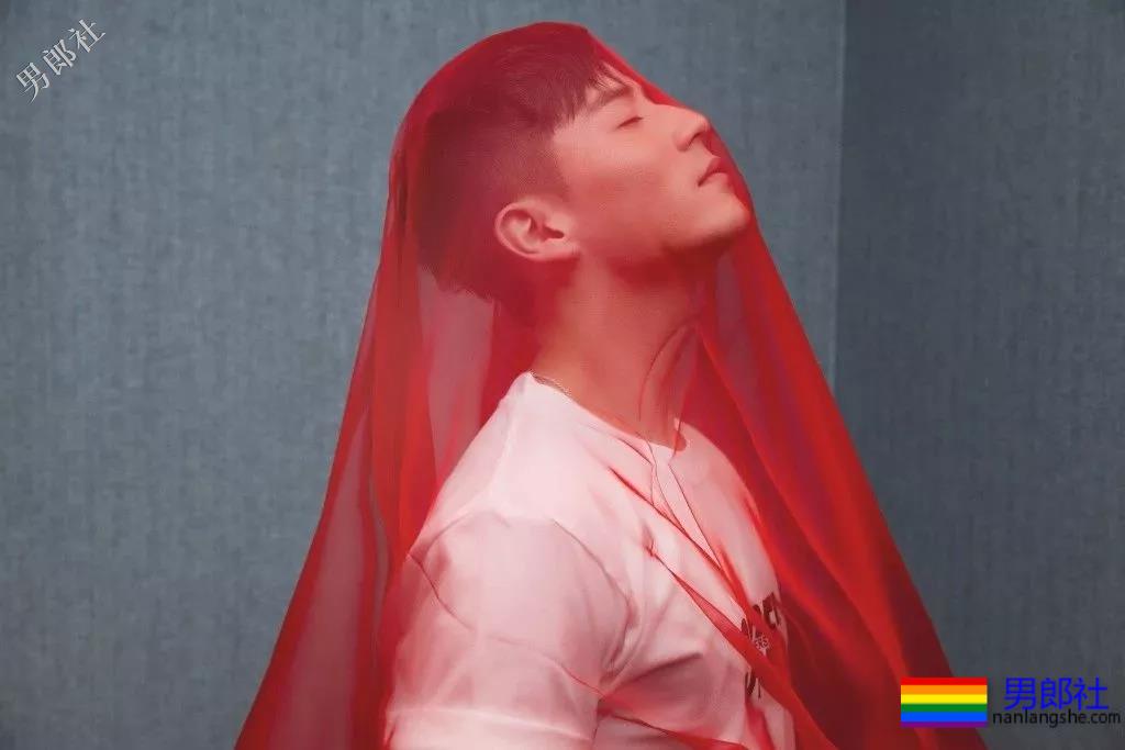 刘昊然新剧解锁新造型,豪华阵容中竟有这么多高颜好肉的小鲜肉! - 51虹马 刘昊然新剧解锁新造型,豪华阵容中竟有这么多高颜好肉的小鲜肉! - 51虹马