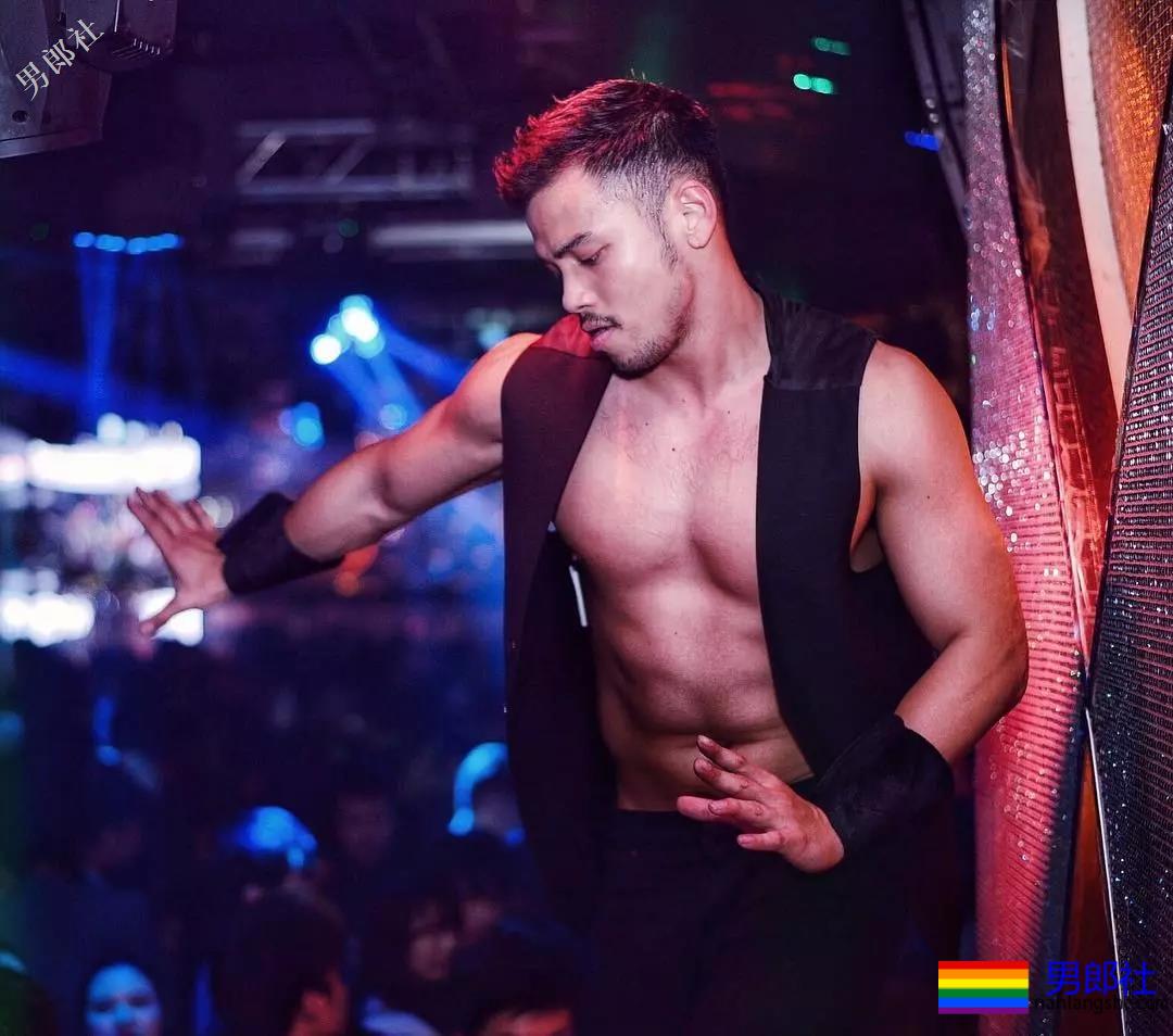 名媛出镜蔡依林MV，火了之后被扒当过男优 - 51虹马