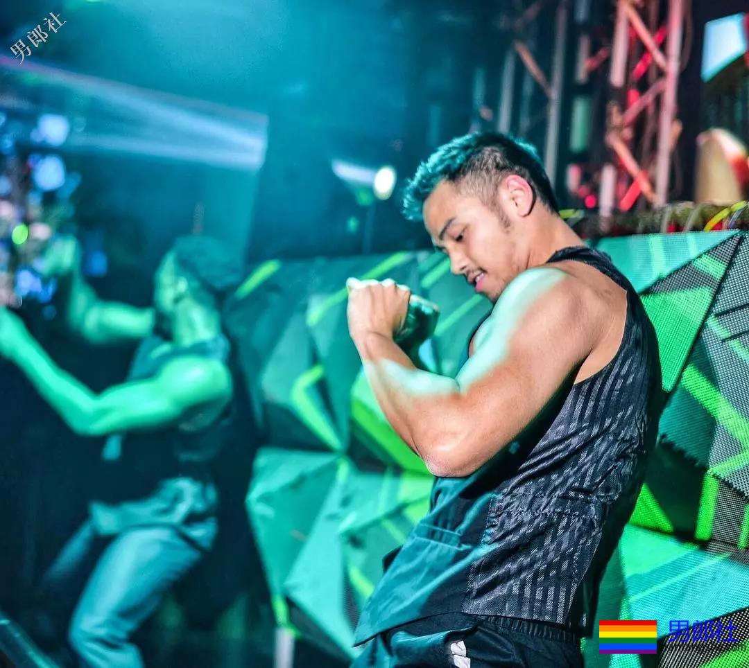 名媛出镜蔡依林MV，火了之后被扒当过男优 - 51虹马