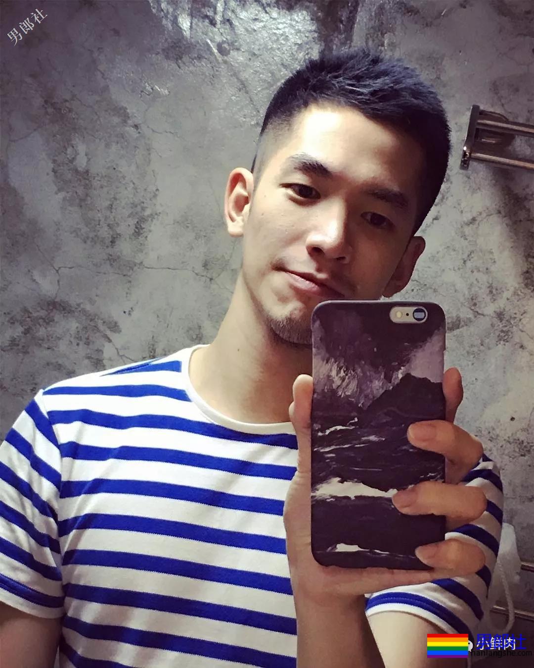 地铁帅哥撞脸钟汉良火了，这颜值让人抗不住了？！ - 51虹马