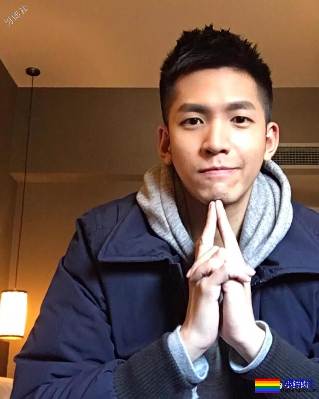 地铁帅哥撞脸钟汉良火了，这颜值让人抗不住了？！ - 51虹马